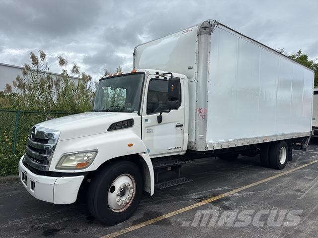 Hino 238 Samochody ciężarowe ze skrzynią zamkniętą