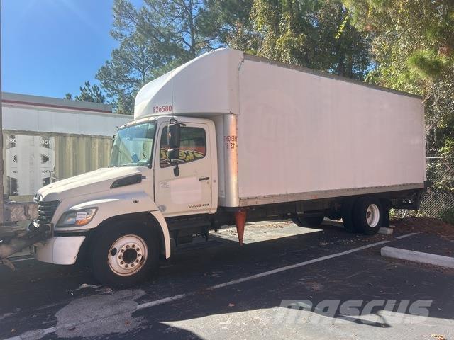 Hino 238 Samochody ciężarowe ze skrzynią zamkniętą