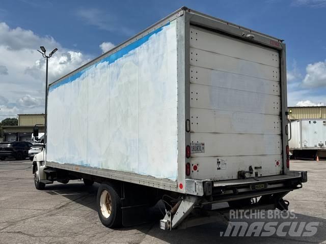 Hino 268 Samochody ciężarowe ze skrzynią zamkniętą