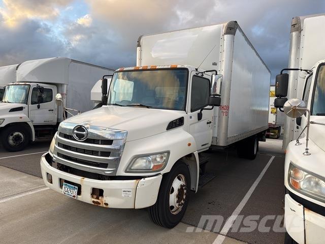 Hino 268 Samochody ciężarowe ze skrzynią zamkniętą
