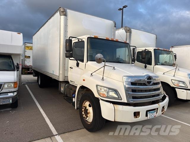 Hino 268 Samochody ciężarowe ze skrzynią zamkniętą
