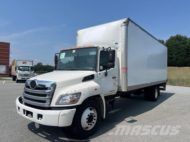 Hino 268 Samochody ciężarowe ze skrzynią zamkniętą
