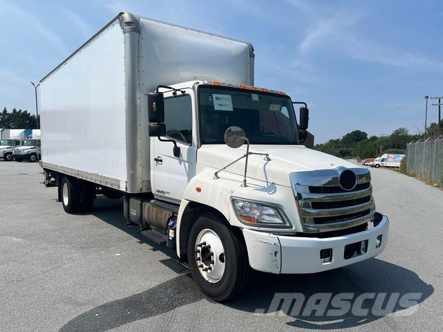 Hino 268 Samochody ciężarowe ze skrzynią zamkniętą