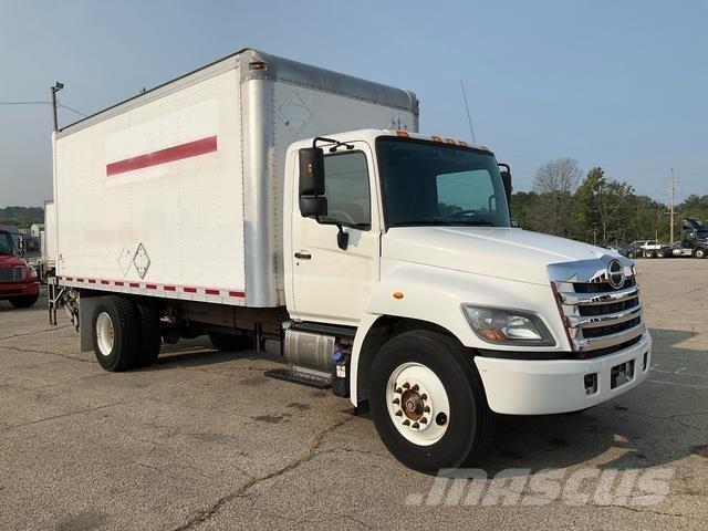 Hino 268 Samochody ciężarowe ze skrzynią zamkniętą