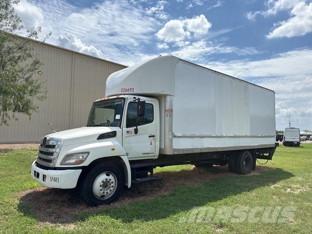 Hino 268 Samochody ciężarowe ze skrzynią zamkniętą