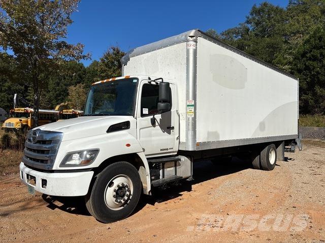 Hino 268 Samochody ciężarowe ze skrzynią zamkniętą