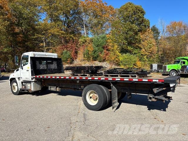 Hino 268 Ciężarówki typu Platforma / Skrzynia