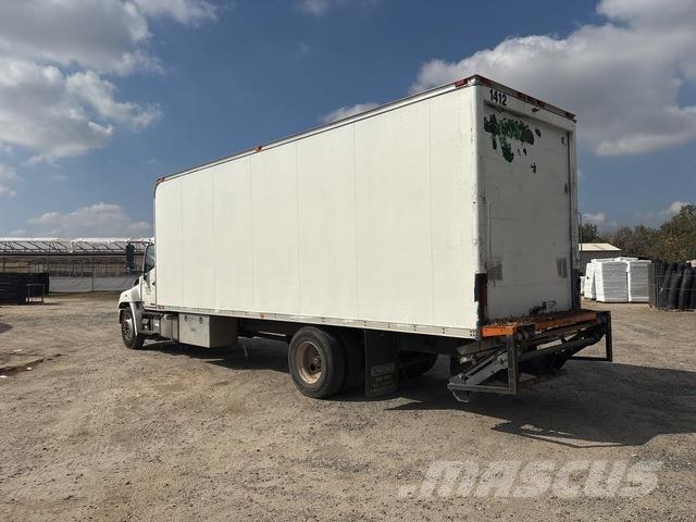 Hino 268 Samochody ciężarowe ze skrzynią zamkniętą