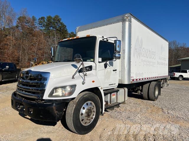 Hino 268 Samochody ciężarowe ze skrzynią zamkniętą