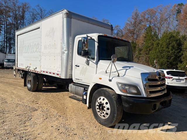 Hino 268 Samochody ciężarowe ze skrzynią zamkniętą