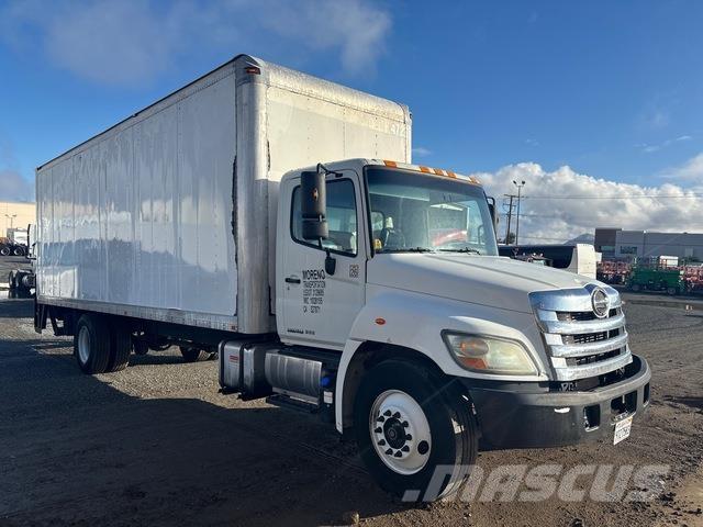Hino 268 Samochody ciężarowe ze skrzynią zamkniętą