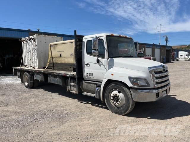 Hino 308 Ciężarówki typu Platforma / Skrzynia