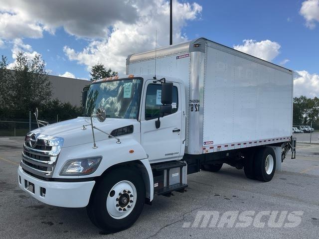Hino 338 Samochody ciężarowe ze skrzynią zamkniętą