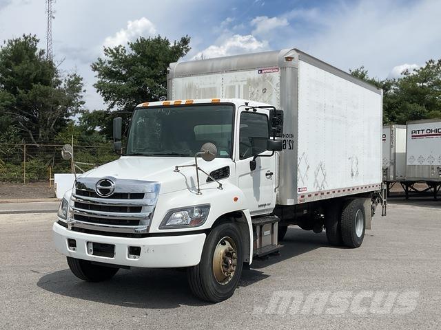 Hino 338 Samochody ciężarowe ze skrzynią zamkniętą