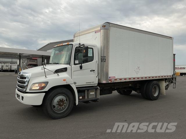 Hino 338 Samochody ciężarowe ze skrzynią zamkniętą