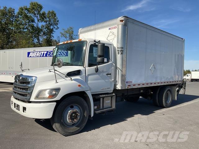 Hino 338 Samochody ciężarowe ze skrzynią zamkniętą