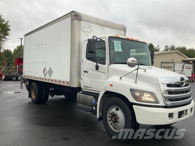 Hino 338 Samochody ciężarowe ze skrzynią zamkniętą