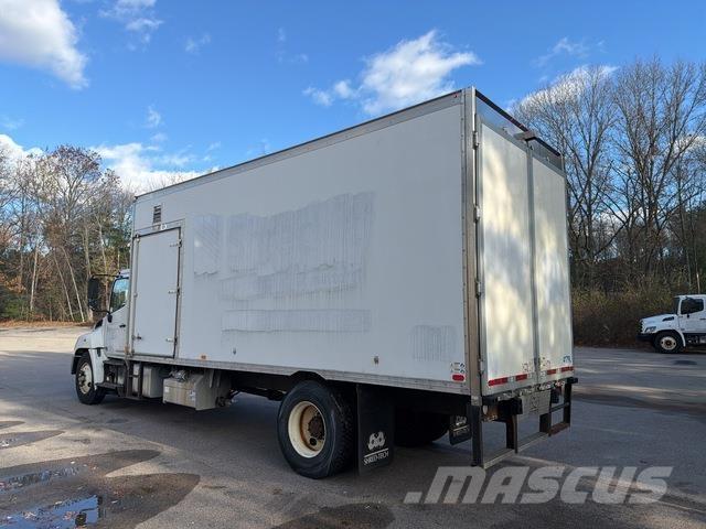 Hino 338 Samochody ciężarowe ze skrzynią zamkniętą