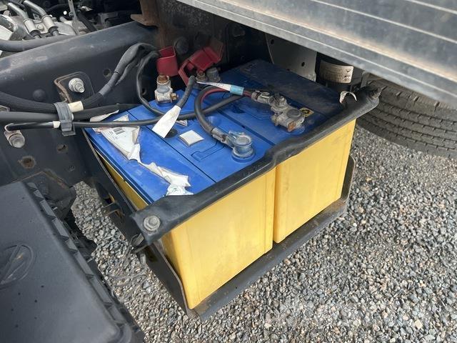 Hino 921 Samochody ciężarowe ze skrzynią zamkniętą