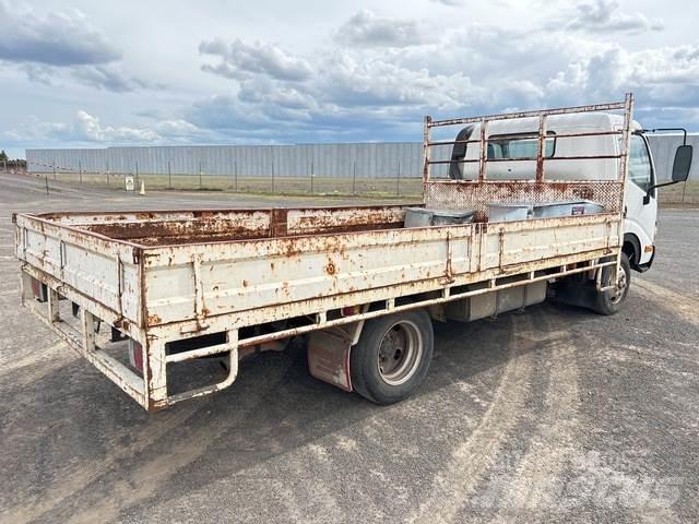 Hino Dutro Ciężarówki typu Platforma / Skrzynia