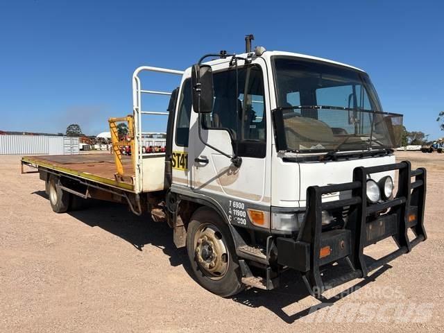 Hino GD1J Ciężarówki typu Platforma / Skrzynia