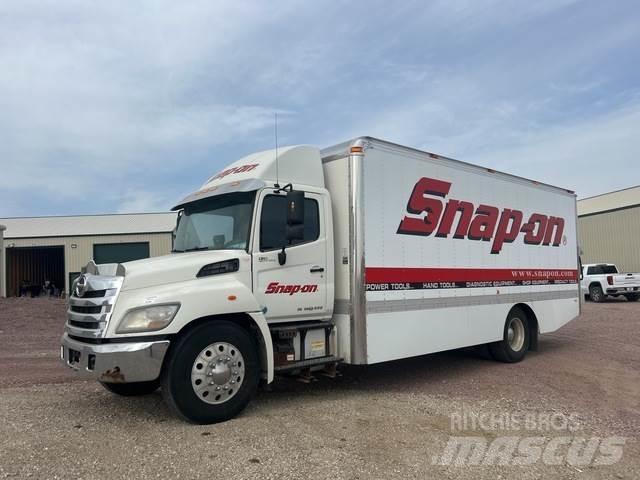 Hino J08E Samochody dostawcze ze skrzynią zamkniętą