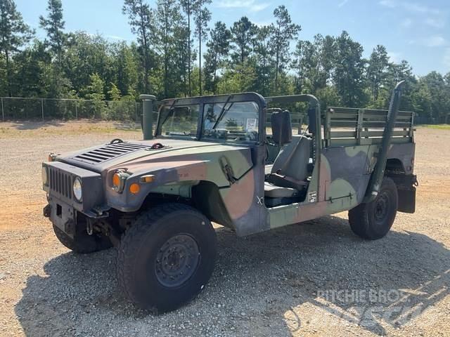  HMMWV M1152 Pick-upy / Pojazdy z otwieranymi burtami