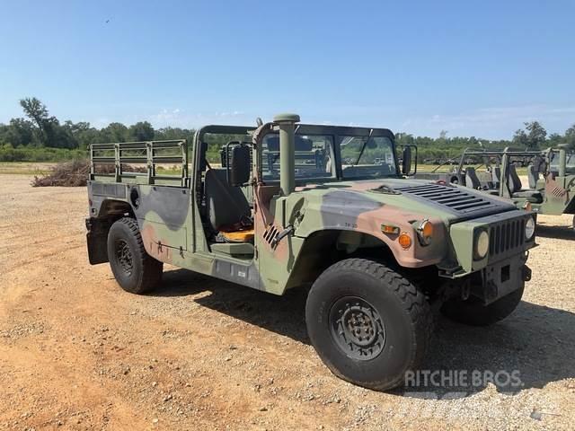  HMMWV M1152 Pick-upy / Pojazdy z otwieranymi burtami