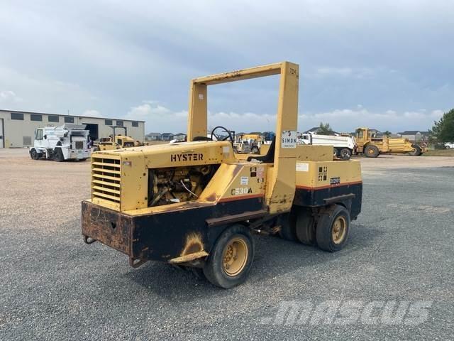 Hyster 530A Walce ogumione