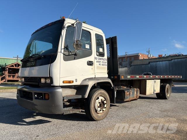 Isuzu FTR Ciężarówki typu Platforma / Skrzynia