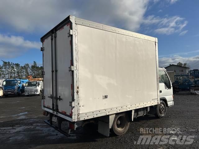 Isuzu NKR300s Maszyny budowlane - Inne