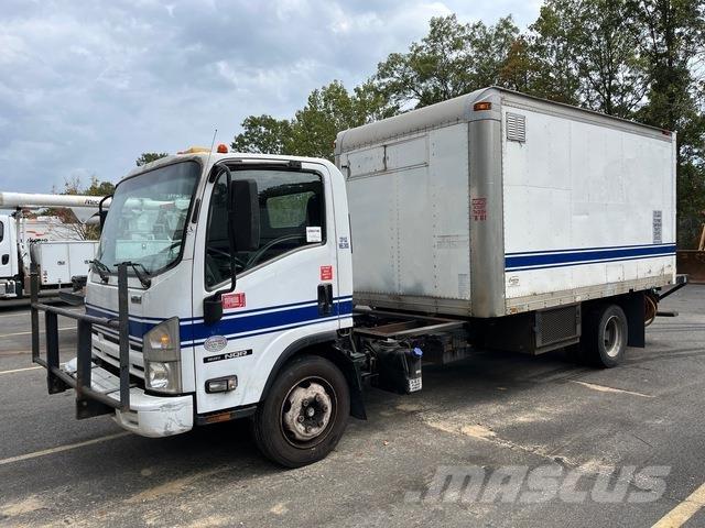 Isuzu NQR Samochody ciężarowe ze skrzynią zamkniętą