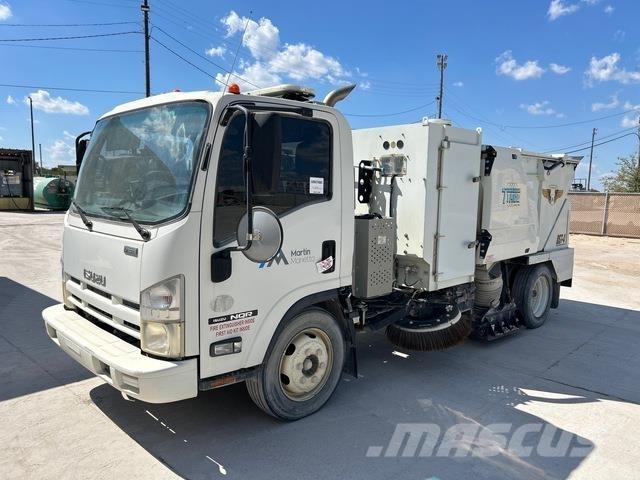 Isuzu NQR Zamiatarki