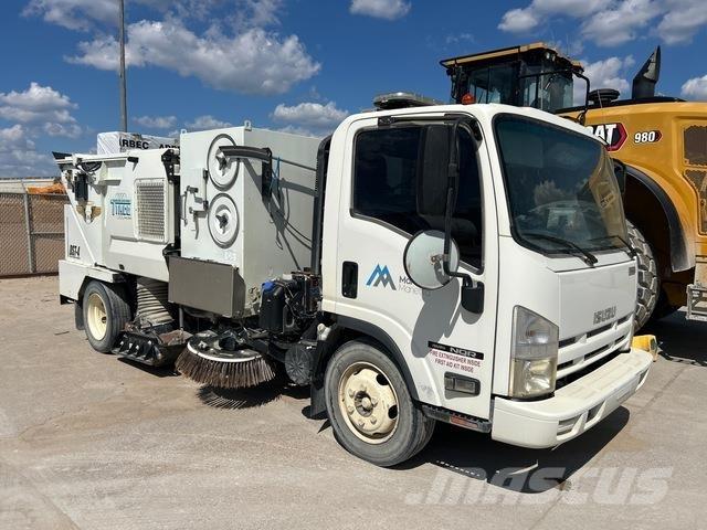 Isuzu NQR Zamiatarki