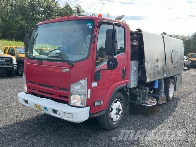Isuzu NRR Zamiatarki