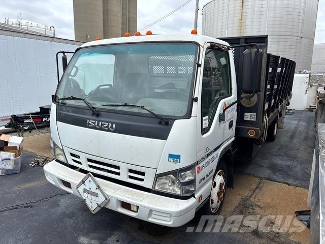 Isuzu NRR Ciężarówki typu Platforma / Skrzynia