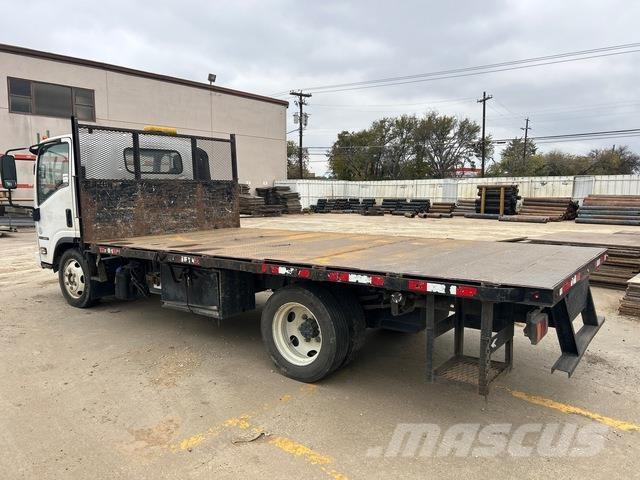 Isuzu NRR Ciężarówki typu Platforma / Skrzynia