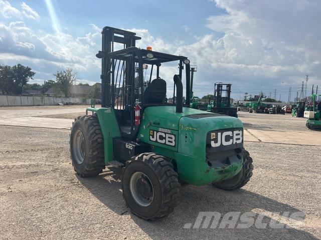 JCB 930 Wózki widłowe terenowe