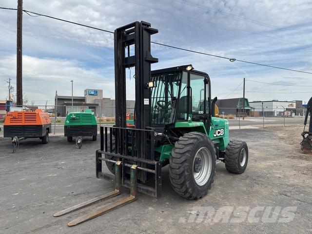 JCB 930 Wózki widłowe terenowe