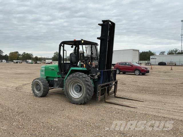 JCB 930 Wózki widłowe terenowe