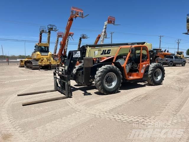 JLG 1043 Ładowarki teleskopowe