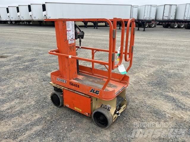 JLG 1230ES Podnośniki masztowe
