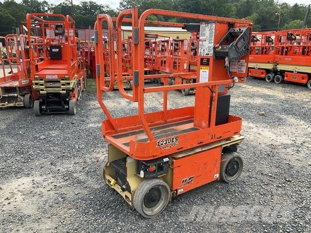 JLG 1230ES Podnośniki masztowe