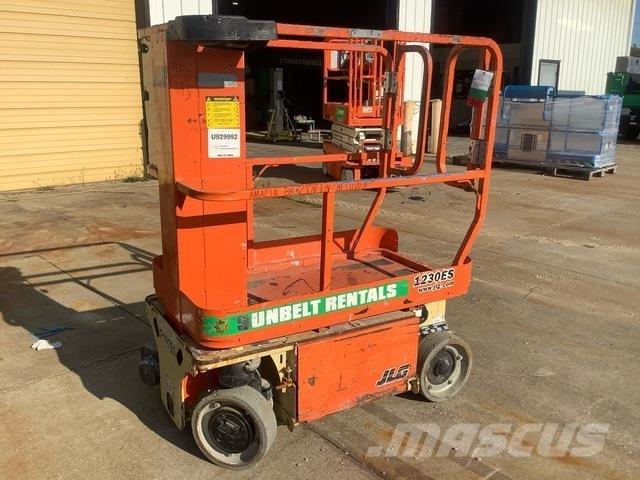 JLG 1230ES Podnośniki masztowe