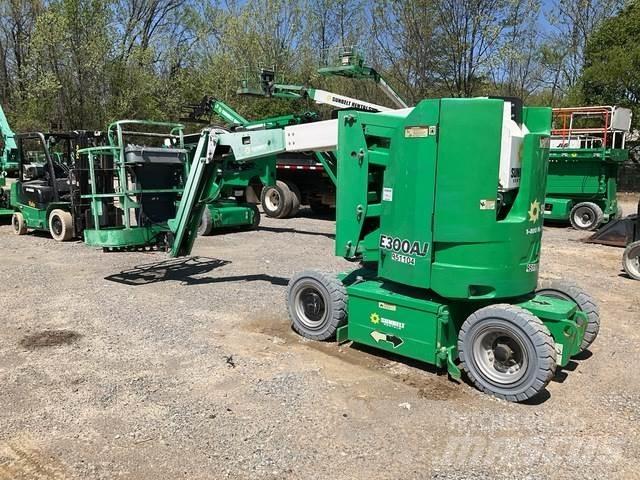 JLG E300AJ Podnośniki przegubowe