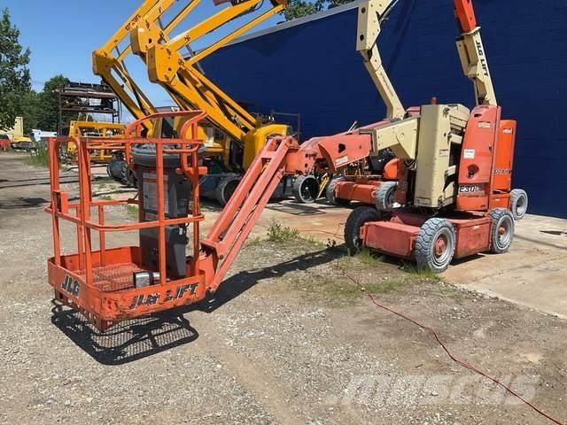 JLG E300AJP Podnośniki przegubowe