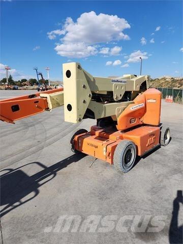 JLG E400AJP Podnośniki przegubowe