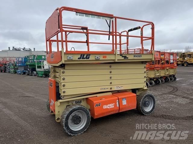 JLG M4069 Podnośniki nożycowe