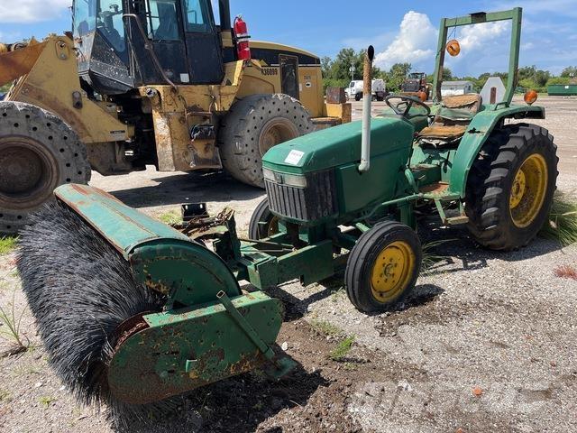 John Deere 970 Zamiatarki wewnętrzne