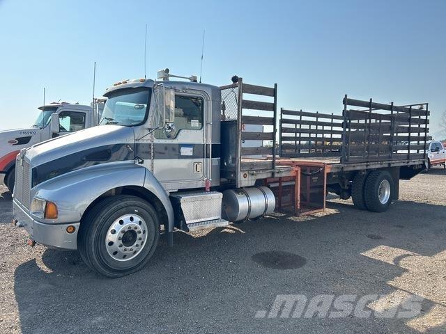 Kenworth T-300 Ciężarówki typu Platforma / Skrzynia